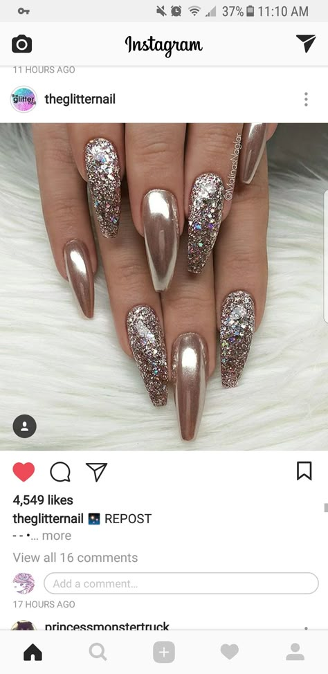 Hate the shape!!!!! Love the colors!!!! 🥳 Happy New Year!!! New Years Nails, Glam Nails, New Year's Nails, Coffin Nails Designs, Fancy Nails, Short Acrylic Nails, Gel Nail Art, Chrome Nails, Super Ideas