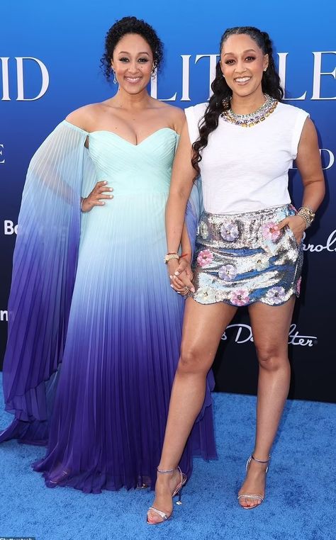 Tia Mowry Outfits, Tia Mowry Hairstyles, Twitches Movie, Tamera Housley, Mowry Twins, Sasha Obama Style, Tia Tamera, Tia And Tamera, Tamara Mowry