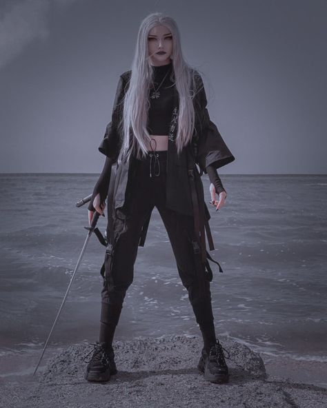 Techwear Female Outfits, Female Techwear Outfit, Tech Wear Women, Techwear Female, Female Techwear, Techwear Girl Outfit, Techwear Women, Techwear Pants, Tech Wear Fashion