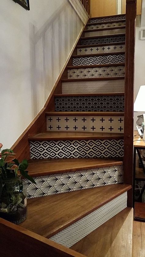 Stairs Renovation, Stair Case, Stair Decor, Diy Stairs, House Stairs, Kitchen Remodeling, Staircase Design, Stairs Design, Remodeling Projects