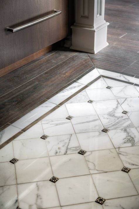 Tile Inlay Entryway, Mixed Flooring Ideas, Luxury Marble Flooring, Decorative Floor Tile, Marble Floor Pattern, Inlay Flooring, Entryway Tile, Marble Flooring Design, Foyer Flooring