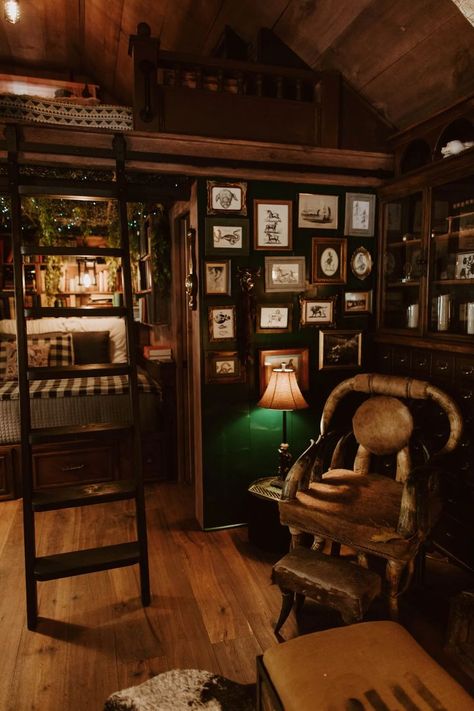 Adventure Core Aesthetic Room, Gothic Tiny House Interior, Dark Cabin Interior, Victorian Cabin, Cabin Core Aesthetic, Gothic Tiny House, Dark Academia Room Ideas, Dark Academia Interior, Tiny Loft