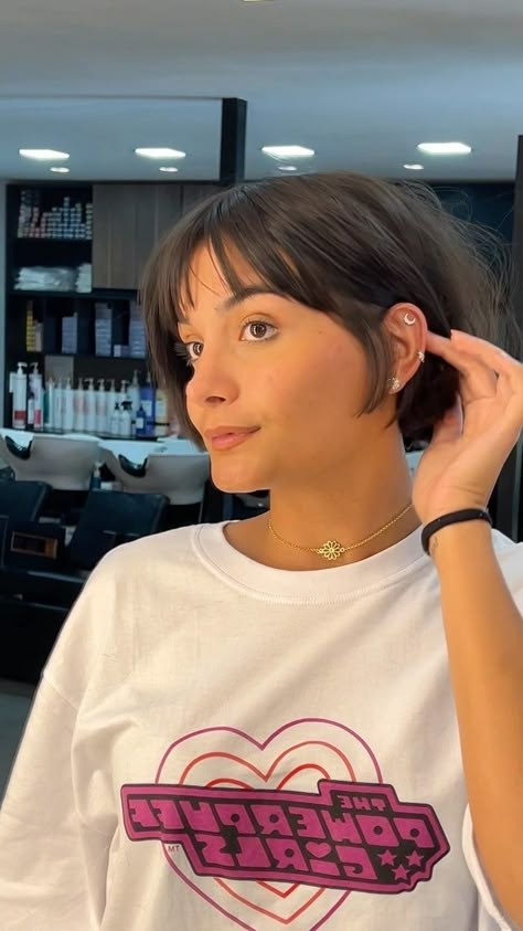 Higor Giuseppe | French Bob #messyhair #frenchbob #cortecurtofeminino | Instagram Short Parisian Bob, French Bob With Baby Bangs, Diy Bob Haircut At Home Step By Step, Bob With Bangs Oval Face, Micro Bob With Bangs, Messy French Bob, Very Short Bob With Bangs, French Bob With Fringe, Micro Bob Haircut