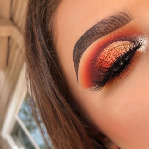 N a t a l y V a z q u e z on Instagram: “💃🏻using @morphebrushes X @jamescharles palette & the 3502 palette ❤️⚡️ . . . . . . #bhcosmetics #bebella #shopwearbeauty #morphe…” Morphe Desert Bouquet Looks, Morphe 35a Palette Looks, Thanksgiving Eyeshadow, Morphe 35u, Eyeshadow Looks Tutorials, 2016 Makeup, Abby Roberts, Concert Look, Morphe Eyeshadow