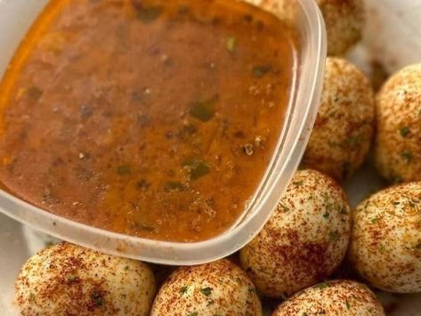 Cajun Boiled Eggs: A Simple, Spicy Delight with a Kick of Dipping Sauce - NewsBreak Cajun Hard Boiled Eggs, Cajun Eggs, Cajun Boil, Chicken Caesar Pasta Salad, Meat Lovers Pizza, Spicy Dipping Sauce, Zesty Sauce, Party Dishes, Southern Cooking