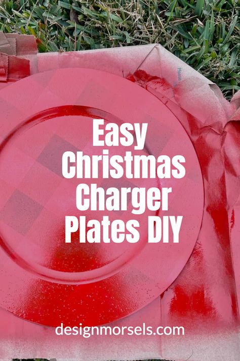 Easy Christmas Charger Plates DIY Clear Plate Crafts, Painting Charger Plates, Christmas Charger Plates, Diy Charger Plates, Charger Plates Diy, Charger Plate Crafts, Home Decor Recycled, Diy Chargers, Recycled Diy