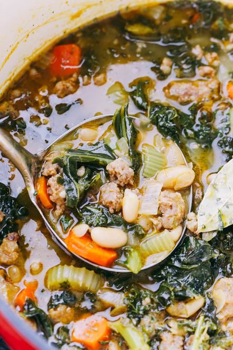 Italian Sausage Soup with Kale and Beans - Delicious Italian Soup Recipe Kale And Beans, Kale And Bean Soup, Kale Sausage, Soup With Kale, Sausage And Kale Soup, Kale Soup Recipes, Italian Soup Recipes, Sausage Soup Recipes, Beans Beans