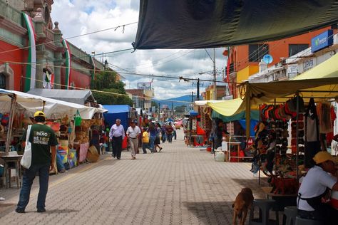 Tianguis (Mercado) de Tlacolula- Oaxaca, México. Times Square, Street View, Travel, Oaxaca, Mexico