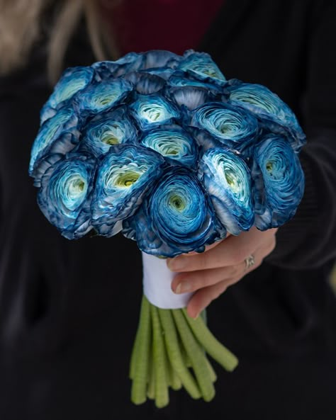 Luxury Flower Bouquets, Boquette Flowers, Modern Flower Arrangements, Flowers Bouquet Gift, Nothing But Flowers, Blue Bouquet, Flower Therapy, Trendy Flowers, Beautiful Bouquet Of Flowers