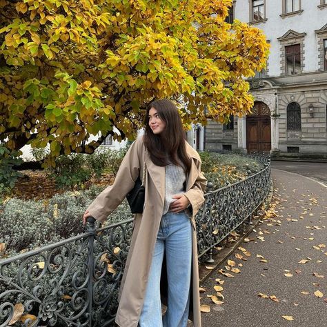 Outfit Inspo With Leggings, Winter Picnic Outfit, Outfit Inspo Old Money, Autumn Photography Portrait, Winter Picnic, Picnic Outfit, Leggings Outfit Fall, Fall Leggings, Trip Outfits