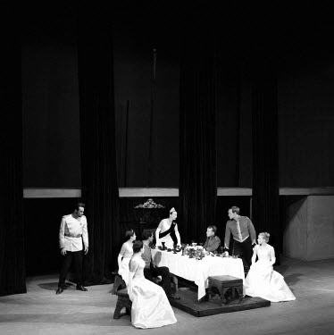 Joan Littlewood Theatre Workshop production of Macbeth, Theatre Royal Stratford East London, 1957 Joan Littlewood, Macbeth Theatre, Theatre Workshop, Richard Harris, East London, Theater, Vines, London, Tv