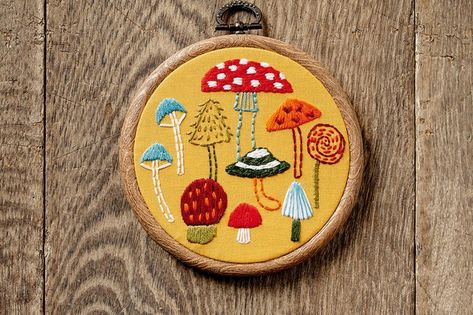 Free Mushroom Cross Stitch Patterns, How To Embroider Mushrooms By Hand, Mushroom Embroidery Pattern Free, Free Mushroom Pattern, Mushroom Embroidery Pattern, Embroidery Mushrooms, Straight Stitch Embroidery, Home Decor Embroidery, Mushroom Embroidery