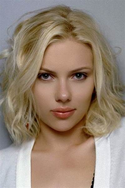 Scarlette Johanson Hair, Chica Cool, Platinum Blonde, Brown Hair Colors, Scarlett Johansson, Perfect Hair, Face Shapes, New Hair, Scarlet