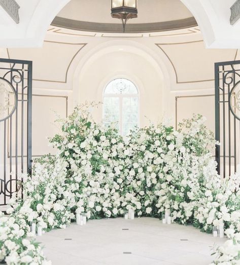 Romantic Ceremony Decor, Wedding Flowers Greenery, Floral Arches, Flower Backdrop Wedding, Vintage Garden Wedding, Floral Arch Wedding, Nye Wedding, Sedona Wedding, Wedding Venue Decorations