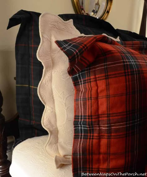 Dressing The Bed In Tartan: Ralph Lauren Inspired – Between Naps on the Porch Plaid Bedroom, Ralph Lauren Christmas, Ralph Lauren Bedroom, Ralph Lauren Interiors, Tartan Bedding, Simple Tv, Plaid Bedding, Ralph Lauren Bedding, Fox Hunt