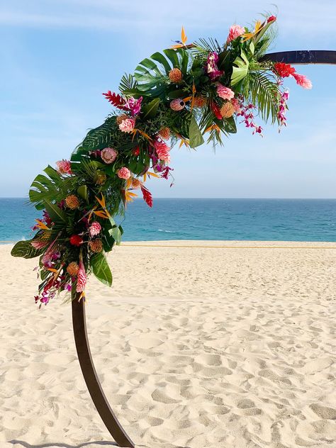 Beach Wedding - Outdoor Table Setting Ideas - Be Brave and Bloom Cabo Beach Wedding, Outdoor Table Setting, Cabo Beach, Flower Table Runner, Beach Wedding Arch, Table Setting Ideas, Florence Wedding, Table Runner Diy, Wedding Arch Flowers