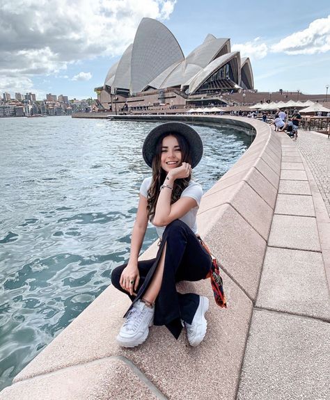 Sydney Opera House Photo Ideas, Sydney Australia Winter, Sydney Outfits Winter, Winter In Sydney Australia Outfits, Sydney Winter Outfit, Sydney Photo Ideas, Sydney Australia Outfits, Syd Trip, Sydney Ootd