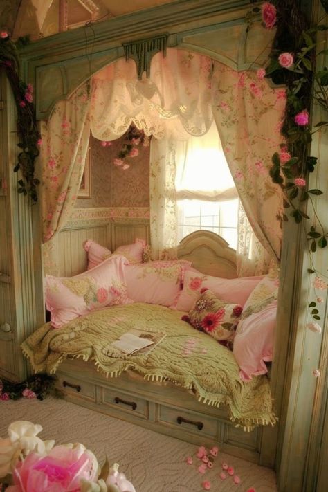 Royalcore Bedroom, Bedroom Paint Ideas, Bedroom Wall Decoration, Dream Bedroom Inspiration, Bedroom Ideas Inspiration, Cute Bedroom Ideas, Cute Bedroom Decor, Dream House Rooms, Cozy Room Decor