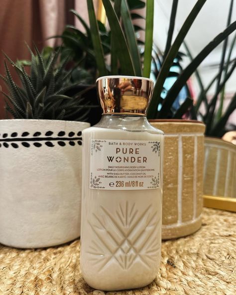 Pure Wonder Daily Nourishing Body Lotion What it smells like: a dreamy, warm, joyfully bright delight. Fragrance notes: iced rosé, star jasmine and warm white amber. Pure Wonder, Star Jasmine, Fragrance Notes, Body Works, Body Lotion, Warm White, Aura, Lotion, Amber