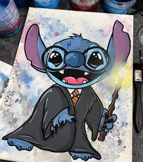 Harry Potter Stitch, Painting Harry Potter, Hogwarts Painting, Stitch Illustration, Stitch Tattoo, Disney Drawings Sketches, Double U, Lilo And Stitch Drawings, Stitch Drawing