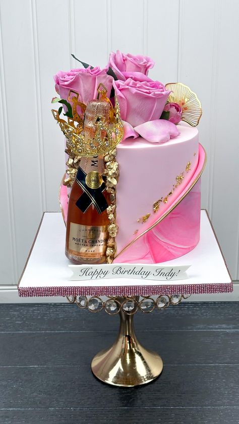 Bloom Cakes Art | NYC Custom cakes (@bloomcakesart) • Fotografije i videozapisi na Instagramu Boujee Cake, Cake For Boss, Diva Cakes, Cake Writing, Elegant Birthday Cakes, 50 Birthday, Cupcake Birthday Cake, Creative Birthday Cakes, Creative Birthday