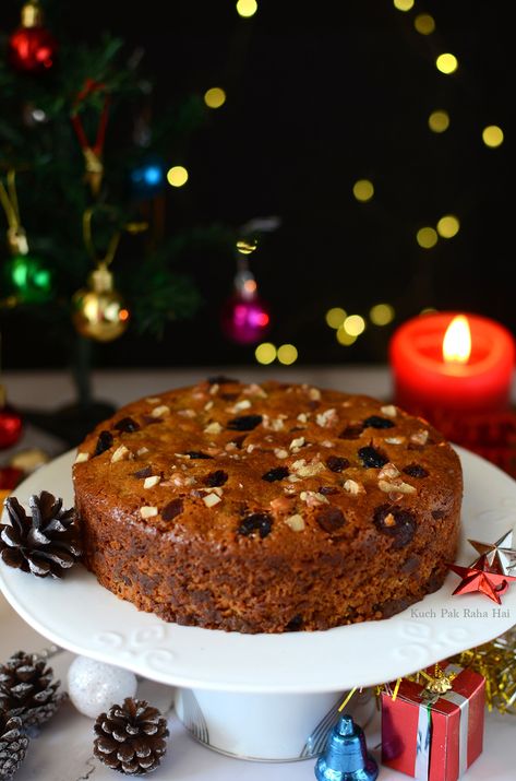 Eggless Christmas Plum Cake recipe (Christmas Fruit cake) Eggless Christmas Cake, Christmas Plum Cake Photography, Plum Cake Photography, Eggless Plum Cake Recipe, Dry Fruits Cake, Cake Recipe With Oil, Christmas Plum Cake Recipe, Easter Bark Recipe, Christmas Plum Cake