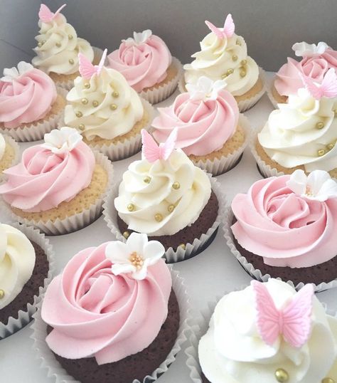 Cupcakes Birthday Ideas, Pink And White Cupcakes, Cupcakes Aniversario, Cute Cupcake Ideas, Muffins Birthday, Cupcakes For Birthday, Birthday Cupcakes Ideas, Cupcakes With Frosting, Cop Cake