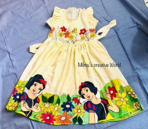 Hand painted baby dress Frog Dress, Frocks For Babies, Baby Frog, Fabric Painting On Clothes, Dress Painting, Dress Book, Baby Frock, Baby Fabric