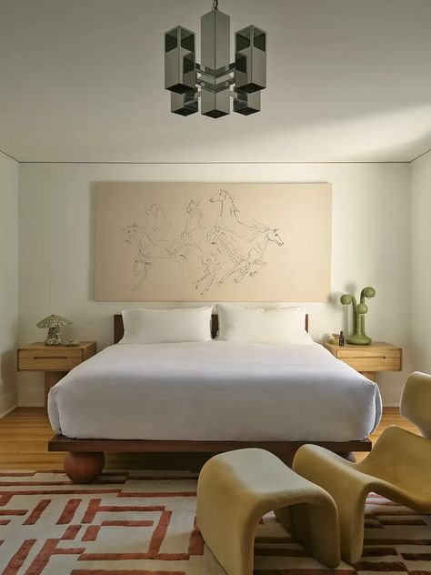 Oversize art on walls has a way of making a room look expensive—here’s how to get the same look without totally breaking the bank. How To Break Up A Large Wall, Diy Large Scale Art, Diy Oversized Wall Art, Art On Walls, Diy Large Wall Art, Best Bedroom Paint Colors, Large Scale Wall Art, Oversize Art, Big Bedrooms