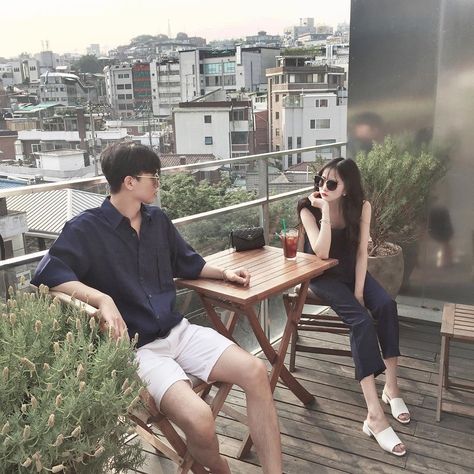 Cute Couple Outfits Casual, Prenup Outfit, Couple Ootd, Couple Korean, Casual Weekend Style, Korean Couple Photoshoot, Couple Clothes, Korean Wedding Photography, Couple Fashion