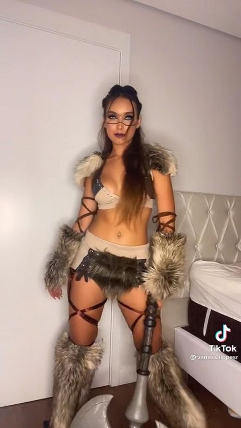 Female Viking Costume, Vikings Costume Diy, Barbarian Costume, Viking Halloween Costume, Vikings Halloween, Viking Cosplay, Warrior Costume, Hot Halloween Outfits, Viking Dress