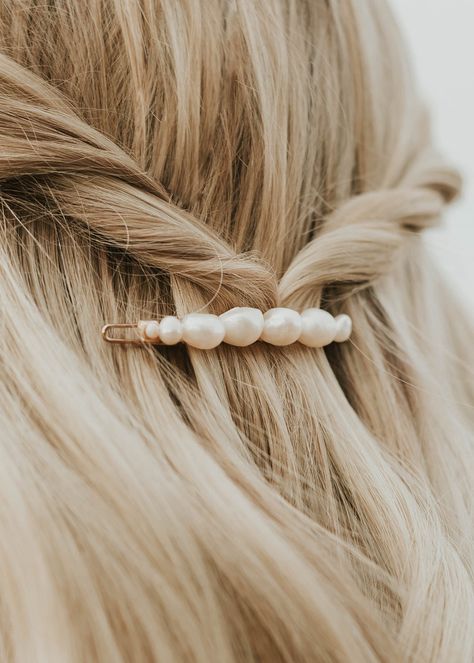 Pearl Pins In Hair, Hair Pearls, Hair Accessories For Wedding, Easy Trendy Hairstyles, Pearls Hair, Accessories For Wedding, Bridal Clip, Bobby Pin Hairstyles, Front Hair