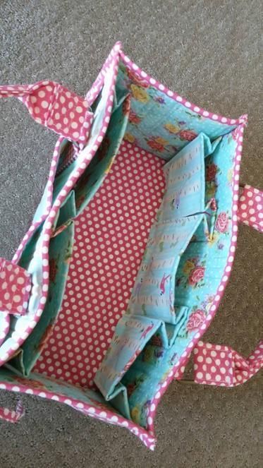 Sewing Darts, Sewing Elastic, Sew Ins, Beginner Sewing Projects Easy, Sewing Stitches, Leftover Fabric, Creation Couture, Sewing Class, Patchwork Bags