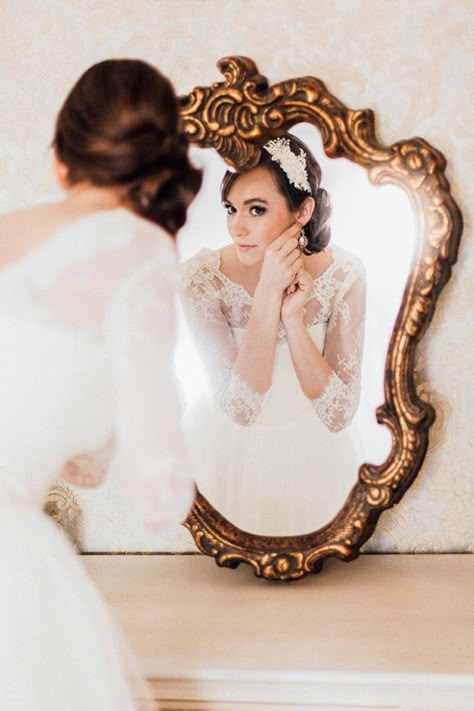 Wedding Bride Getting Ready, Wedding Preparation Photos, Quinceanera Pictures, Makeup Photo, Portrait Shoot, Bride Photography Poses, Bride Photoshoot, Bridal Prep, Getting Ready Wedding