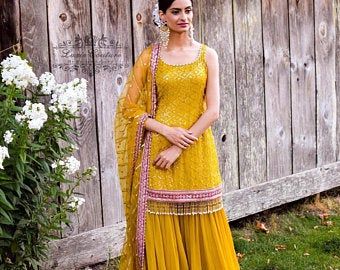 Orange Gharara, Plazzo Suits Indian, Mayon Dresses, Combination Dresses, Embroidered Salwar, Indian Kurti Designs, Beautiful Neck, Salwar Pattern, Indian Kurti