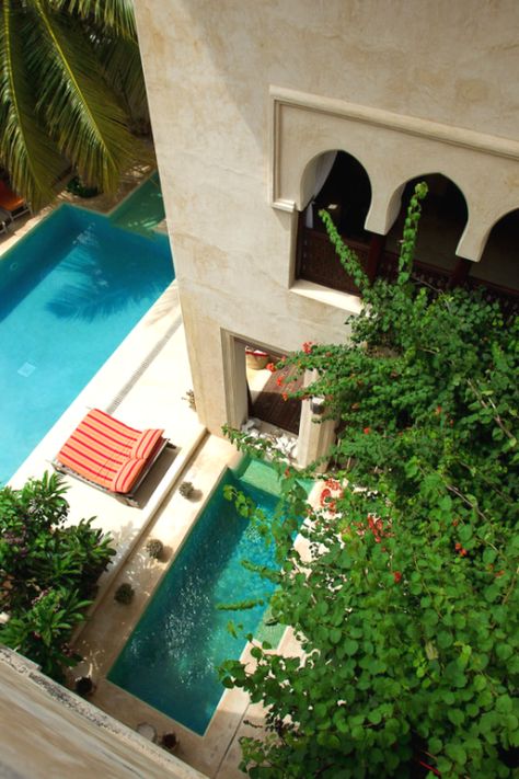 Miamibliss: Lamu House Hotel | Source | MB House Courtyard, Courtyard Pool, African House, Mediterranean Decor, Structure Design, House Architecture Design, Historical Architecture, Architectural Inspiration, Facade House