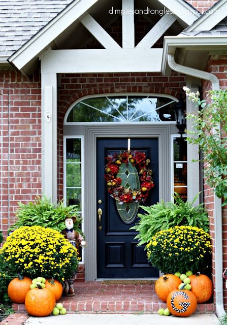 Pumkin Decoration, Fall Container Gardens, Where's Waldo, Fall Containers, Fall Decorating Ideas, Fall Deco, Autumn Decorating, Fall Front Porch, Fall Outdoor Decor