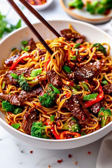 Pork Food Ideas, Quick Gourmet Dinner, Beef Noodle Bowls Asian, Noodles Stir Fry Recipes, Asian Recipes With Noodles, Meal Prep Asian Noodles, New Easy Dinner Ideas, Noodles Beef Recipes, Noodles Dinner Recipes