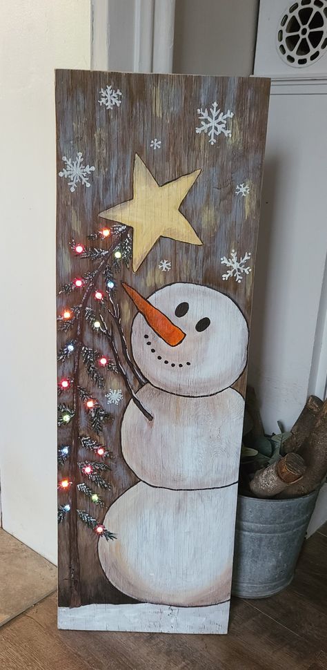 Wood craft painting Christmas Painting On Wood Boards, Snowmen Paintings On Wood, Paint Snowman On Wood, Snow Man Painting Canvas, Wood Board Painting Ideas Christmas, Snowmen Wood Crafts, Christmas Pallet Painting, Snowman Board Signs, Wood Plank Painting Ideas