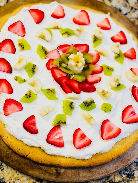 Fruit Pizza with Whipped Cream Cheese Frosting Fruit Pizza With Cream Cheese And Cool Whip, Fruit Pizza Frosting Cream Cheese, Fruit Pizza With Cool Whip, Christmas Fruit Pizza, Easter Fruit Pizza, Fruit Pizza With Cream Cheese, Cream Cheese Fruit Pizza, Best Fruit Pizza, Fruit Pizza Topping