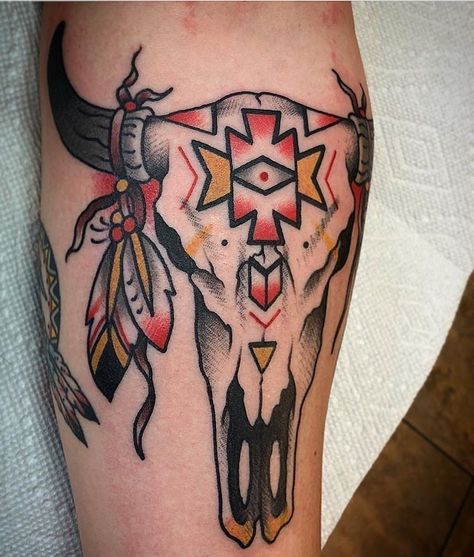 Animal Skull Tattoo | Tattoo Ideas and Inspiration Traditional Tattoo Animals, Spiritual Hand, Cow Skull Tattoos, Bull Skull Tattoos, Cowboy Tattoos, Native American Tattoos, Native Tattoos, Traditional Sleeve, Bull Tattoos