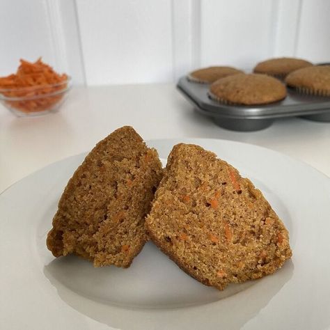 Small Batch Carrot Muffins, Small Batch Muffins, Muffins Small Batch, Carrot Muffins Recipe, Apple Carrot Muffins, Carrot Zucchini Muffins, Carrot Muffin Recipe, Snack On The Go, Batch Recipes