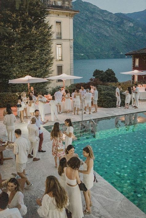 The beginning of a 3 day Lake Como wedding weekend with a beautiful all white rehearsal dinner White Rehearsal Dinner, European Wedding Venue, Wedding Weekend Itinerary, Croatia Wedding, Italian Wedding Venues, Destination Wedding Italy, Amalfi Coast Wedding, Como Wedding, Wedding Itinerary