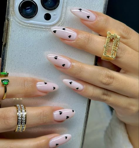 #Relationship# fashion# diy February Nails, Pink Chrome, Subtle Nails, Colorful Nails, Casual Nails, Blush Nails, Pastel Nails, Paint Shades, Heart Nails