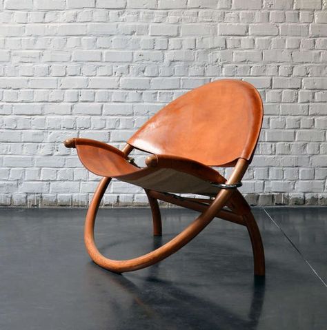 Jorgen Hovelskov; Oregon Pine and Leather 'Circle' Chair by Christiansen & Larsen, 1976. Circle Chair, Leather Armchair Modern, Vintage Lounge Chair, Funky Furniture, Diy Chair, Cheap Furniture, Leather Furniture, Vintage Chairs, Cool Chairs