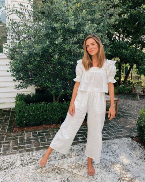 Tan Midi Dress Outfit, Cozy Dress Outfit, Villa Ephrussi, Summertime Blues, Tulum Travel, Julia Berolzheimer, Porch Makeover, Sassy Outfit, Look Classy