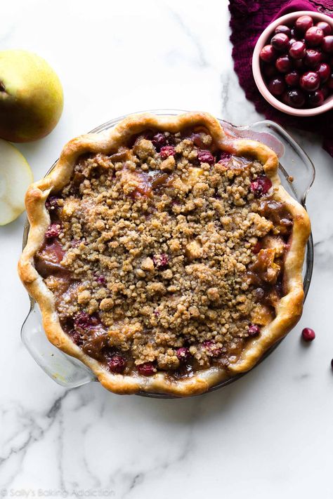 Pear Cranberry Pie, Scarlett Pie, Cranberry Pear Pie, Cranberry Walnut Pie, Cranberry Crumble Pie, Pear Crumble Pie, Pear Pie Recipe, Cranberry Crumble, Apple Cranberry Pie