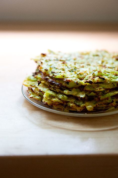 Cabbage Tortilla, Zucchini Tortilla, Latino Recipes, Baked Cabbage, Vegetarian Cabbage, Tortilla Recipe, Cabbage Recipes, Gluten Free Baking, Tortillas