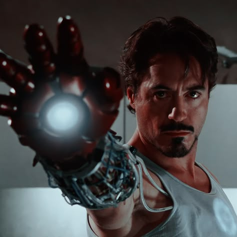 Tony Stank, Iron Men 1, Toni Stark, Robert Downey Jr., Robert Downey Jr Iron Man, Iron Man Tony Stark, Marvel Photo, Marvel Images, Man Icon