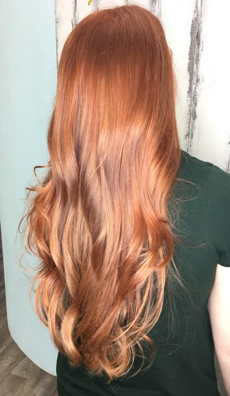 Copper red gold blonde balayage with rosegold #copper #red #blonde #balayage #gold #golden #blonde #hair #hairtrends #hair2018 Golden Blonde Hair Color, Red Hair With Blonde Highlights, Red Blonde Hair, Gold Hair Colors, Color Rubio, Blond Balayage, Golden Blonde Hair, Gold Blonde, Copper Hair Color